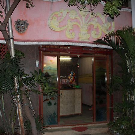 Rising Sun Hotel Madras Buitenkant foto