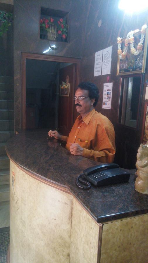 Rising Sun Hotel Madras Buitenkant foto