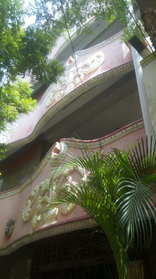 Rising Sun Hotel Madras Buitenkant foto