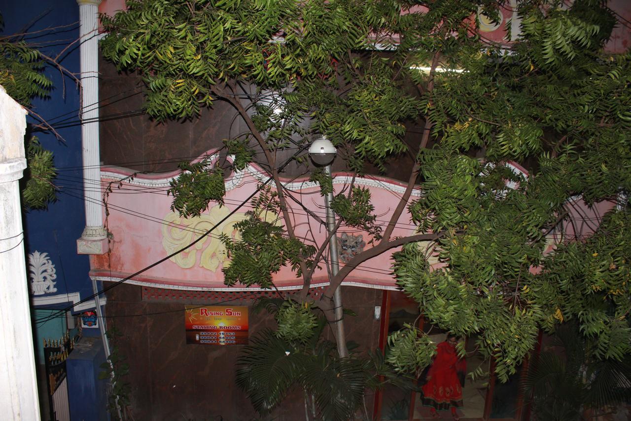 Rising Sun Hotel Madras Buitenkant foto